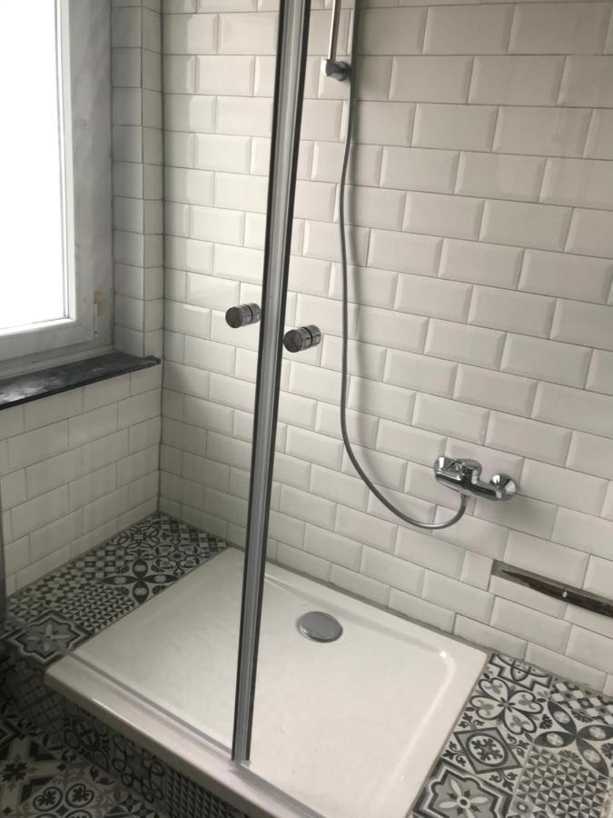 Tm Aparts 多特蒙德 外观 照片 A shower